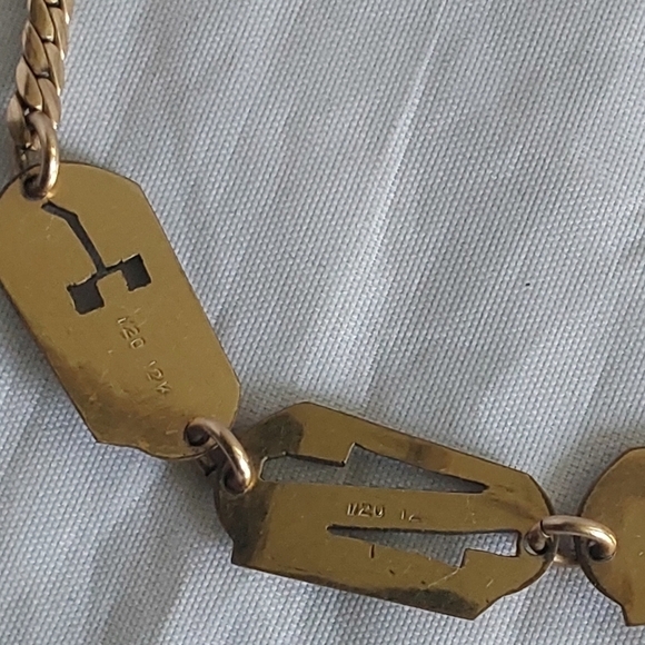 VINTAGE 12 KARAT GOLD  FILLED ROSE SPELLED OUT CHAIN PENDANT - Picture 5 of 9